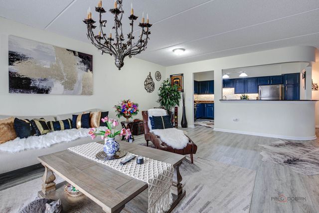 7450 Lincoln Avenue 501, Skokie, IL 60076