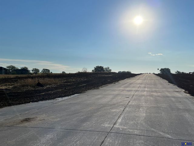 Lot 5 Block 4 W Hall Drive, Lincoln, NE 68532