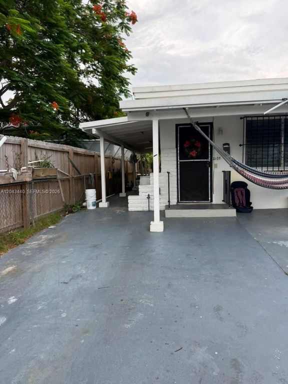 2137 NW 1st Terrace Back, Miami, FL 33125