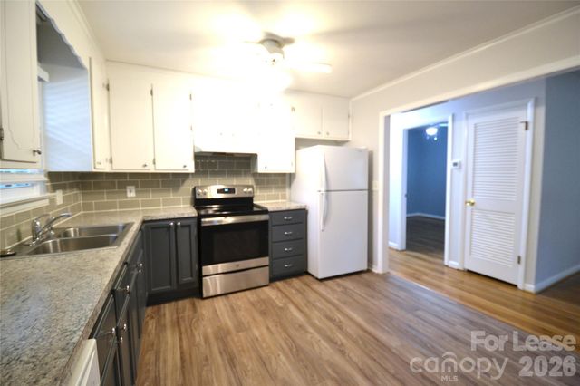 501 White Oak Lane, Matthews, NC 28104