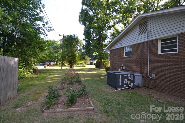 501 White Oak Lane, Matthews, NC 28104