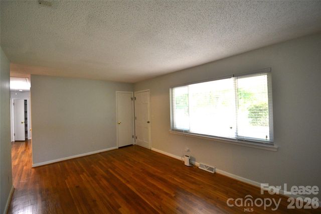 501 White Oak Lane, Matthews, NC 28104