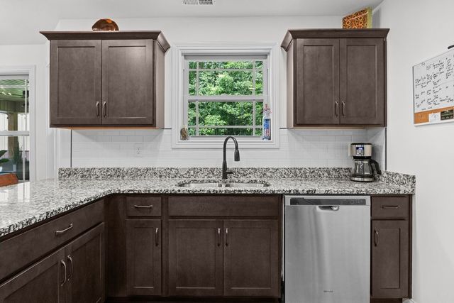 173 Fern Ct, Buchanan, TN 38222