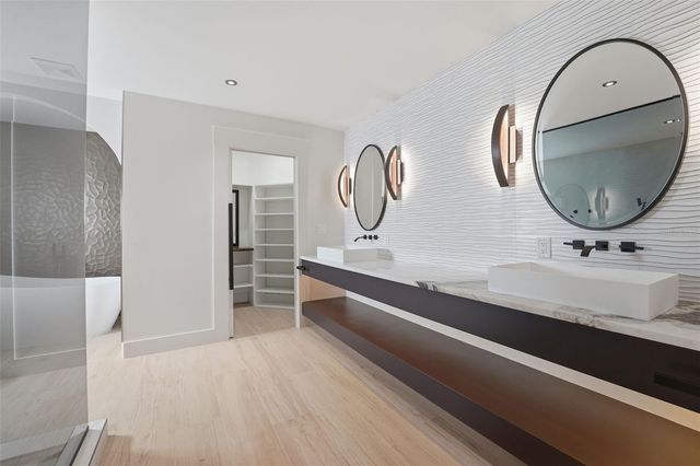 2795 N BEACH ROAD B, Englewood, FL 34223