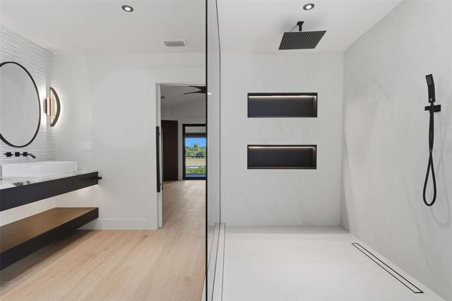 2795 N BEACH ROAD B, Englewood, FL 34223