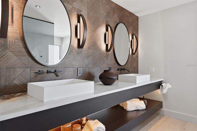 2795 N BEACH ROAD B, Englewood, FL 34223