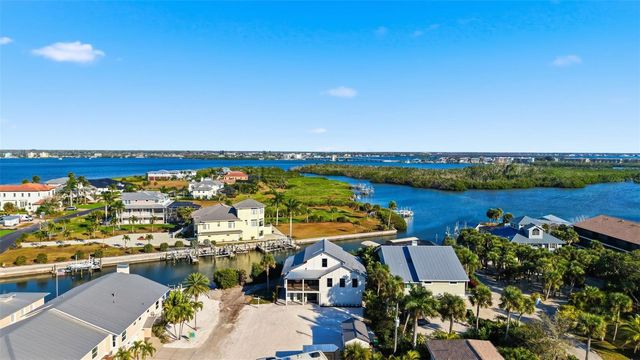 2795 N BEACH ROAD B, Englewood, FL 34223