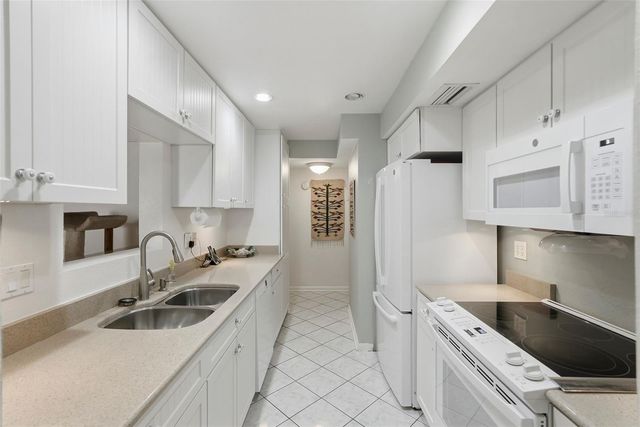 3585 41ST WAY S B, St Petersburg, FL 33711