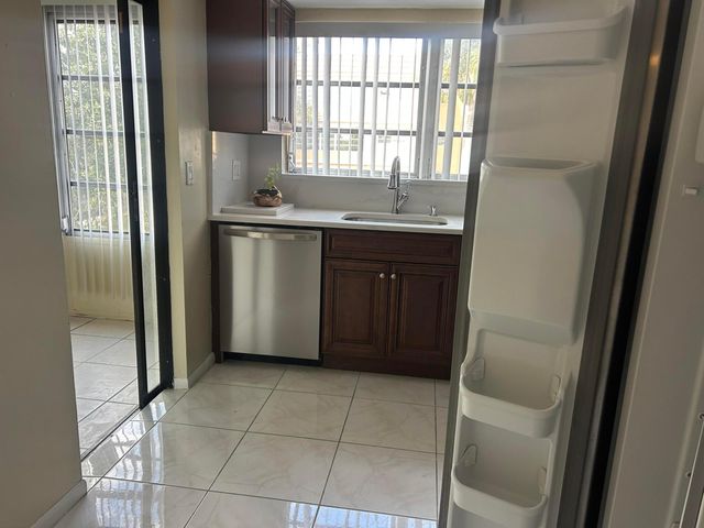 2451 NW 41st Avenue 307, Lauderhill, FL 33313