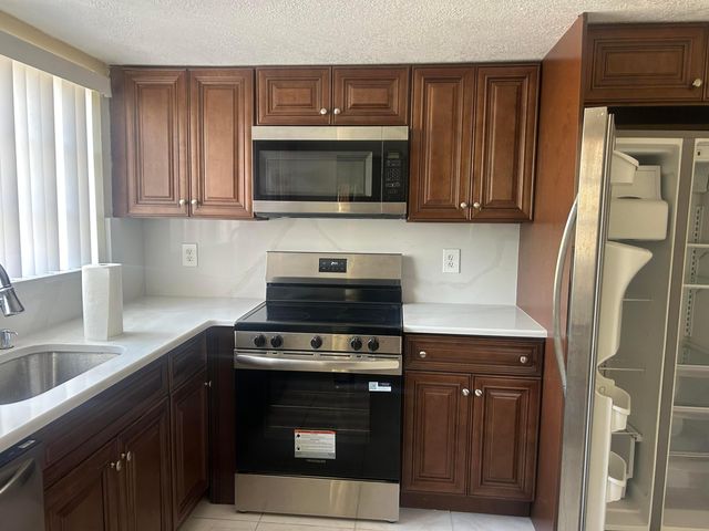 2451 NW 41st Avenue 307, Lauderhill, FL 33313