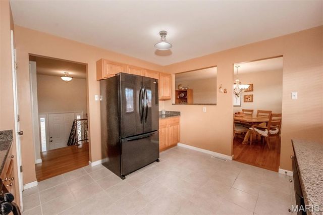 624 Sandy Oak Drive, Manchester, MO 63021