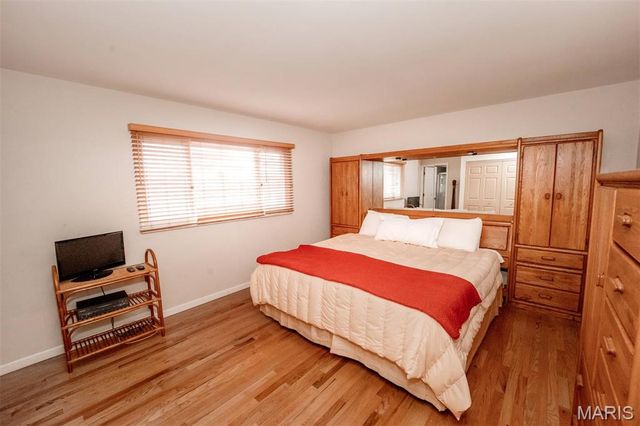 624 Sandy Oak Drive, Manchester, MO 63021