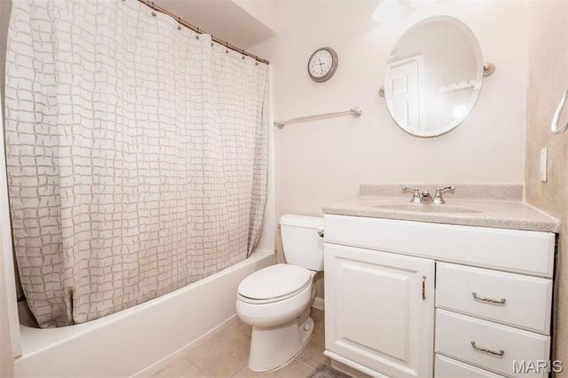 624 Sandy Oak Drive, Manchester, MO 63021