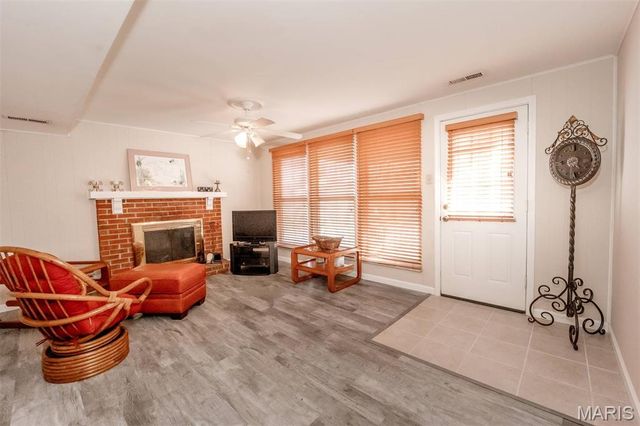 624 Sandy Oak Drive, Manchester, MO 63021