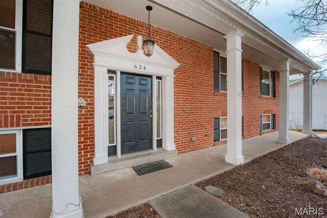 624 Sandy Oak Drive, Manchester, MO 63021