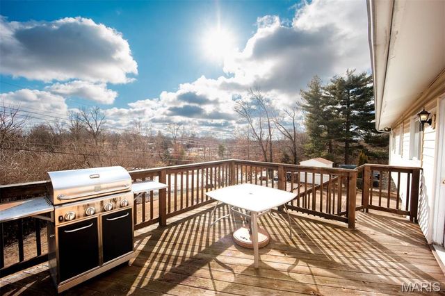 624 Sandy Oak Drive, Manchester, MO 63021