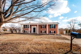 624 Sandy Oak Drive, Manchester, MO 63021