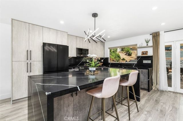 7136 Forest Hills, West Hills, CA 91307
