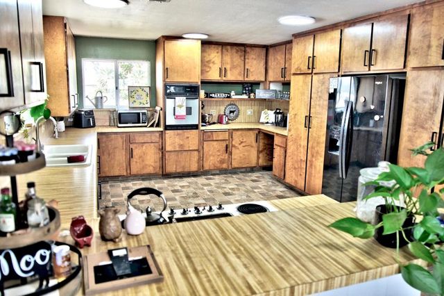 111 Marseille Lane, Thermal, CA 92274