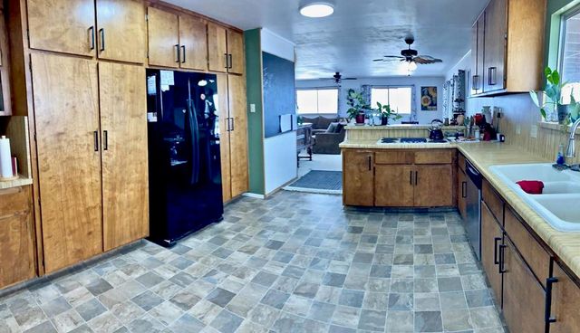 111 Marseille Lane, Thermal, CA 92274