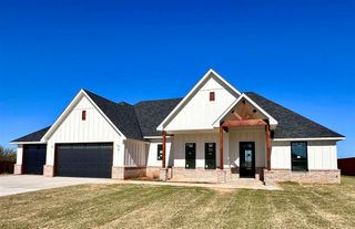 5438 NE Tadpole Dr, Elgin, OK 73538
