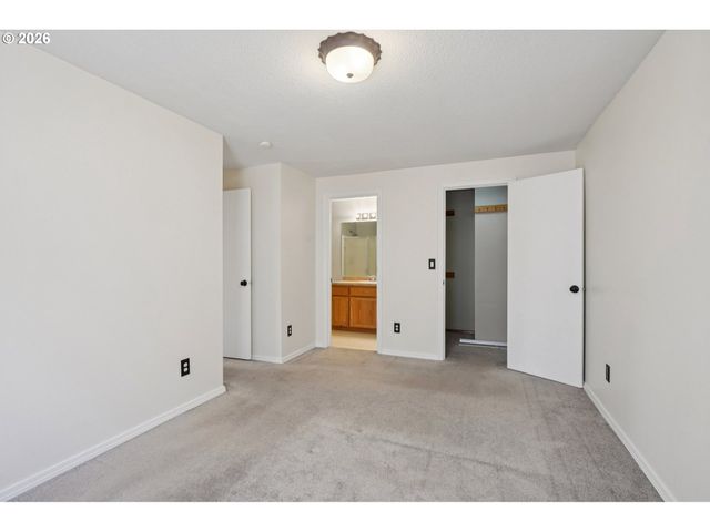 1030 Nw RACHEL St, Hillsboro, OR 97124