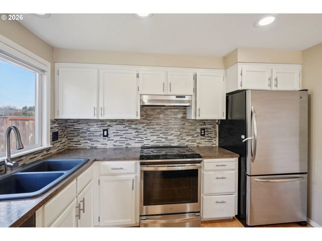 1030 Nw RACHEL St, Hillsboro, OR 97124