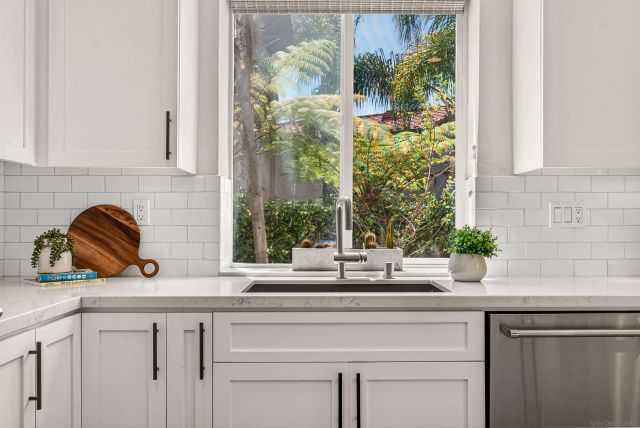 7100 Surfbird, Carlsbad, CA 92011