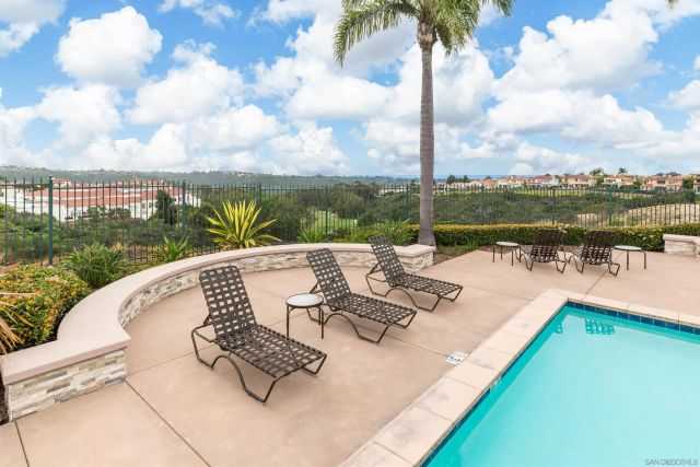7100 Surfbird, Carlsbad, CA 92011