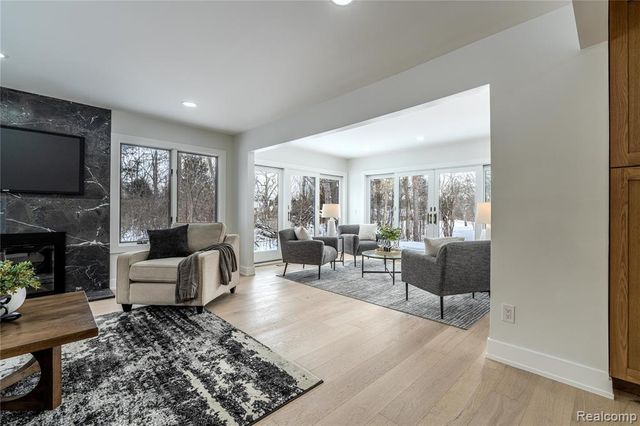 22959 Bristol Court, Bingham Farms, MI 48025