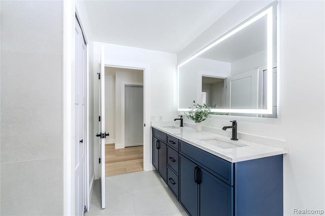 22959 Bristol Court, Bingham Farms, MI 48025