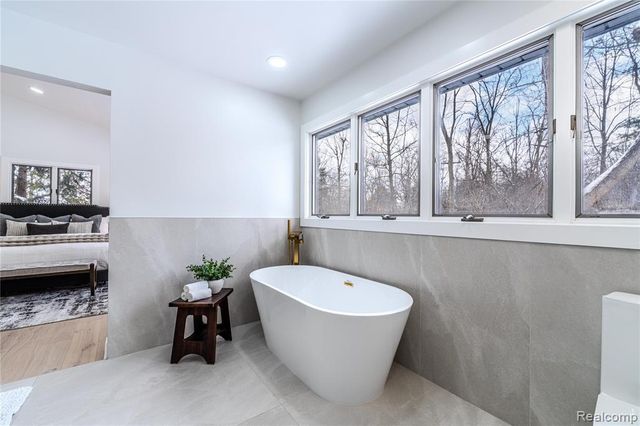 22959 Bristol Court, Bingham Farms, MI 48025