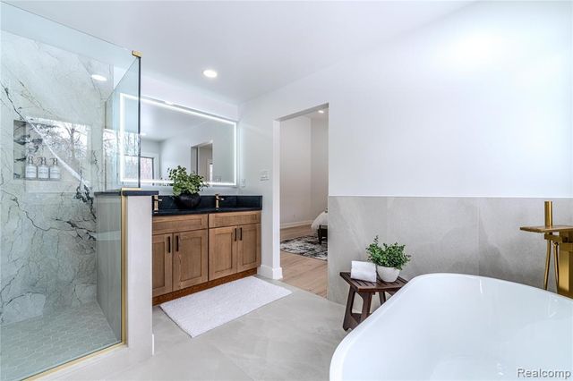 22959 Bristol Court, Bingham Farms, MI 48025