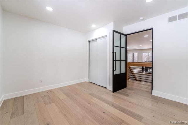 22959 Bristol Court, Bingham Farms, MI 48025