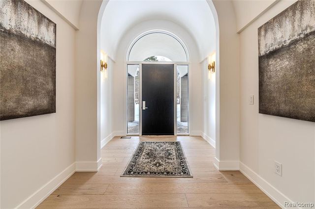 22959 Bristol Court, Bingham Farms, MI 48025