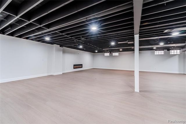 22959 Bristol Court, Bingham Farms, MI 48025