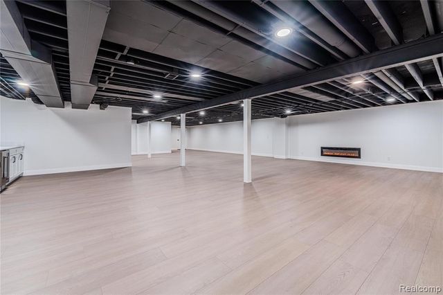 22959 Bristol Court, Bingham Farms, MI 48025