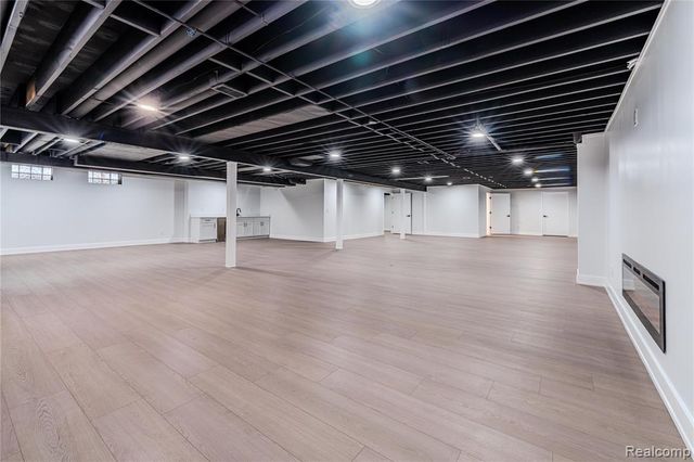 22959 Bristol Court, Bingham Farms, MI 48025