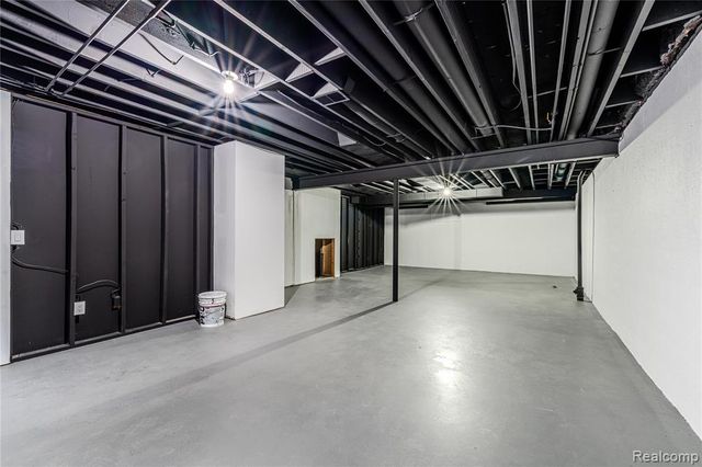 22959 Bristol Court, Bingham Farms, MI 48025