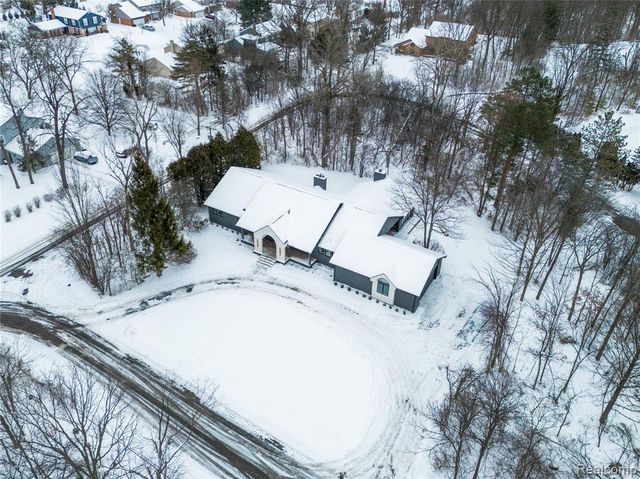 22959 Bristol Court, Bingham Farms, MI 48025