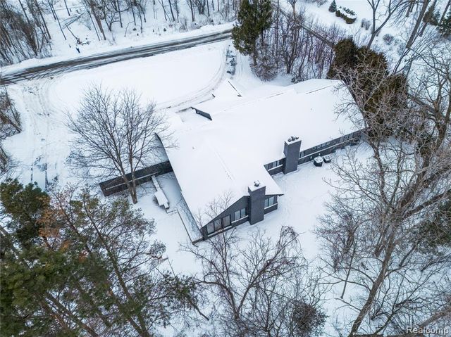 22959 Bristol Court, Bingham Farms, MI 48025