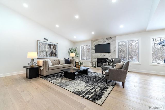 22959 Bristol Court, Bingham Farms, MI 48025