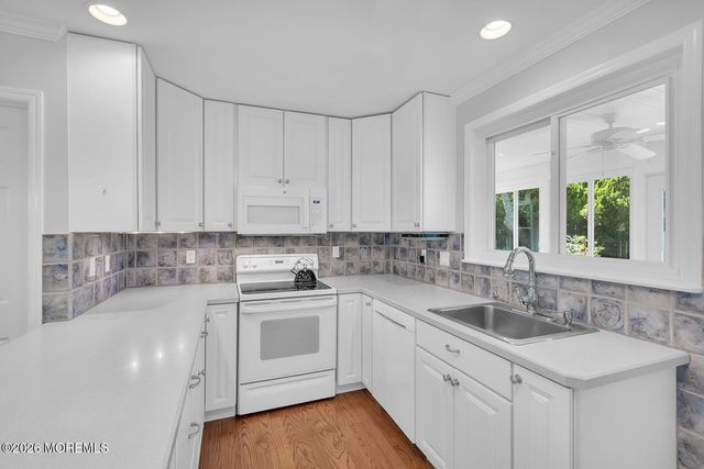 35 Hendrickson Place, Fair Haven, NJ 07704