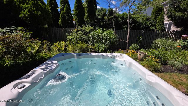 35 Hendrickson Place, Fair Haven, NJ 07704
