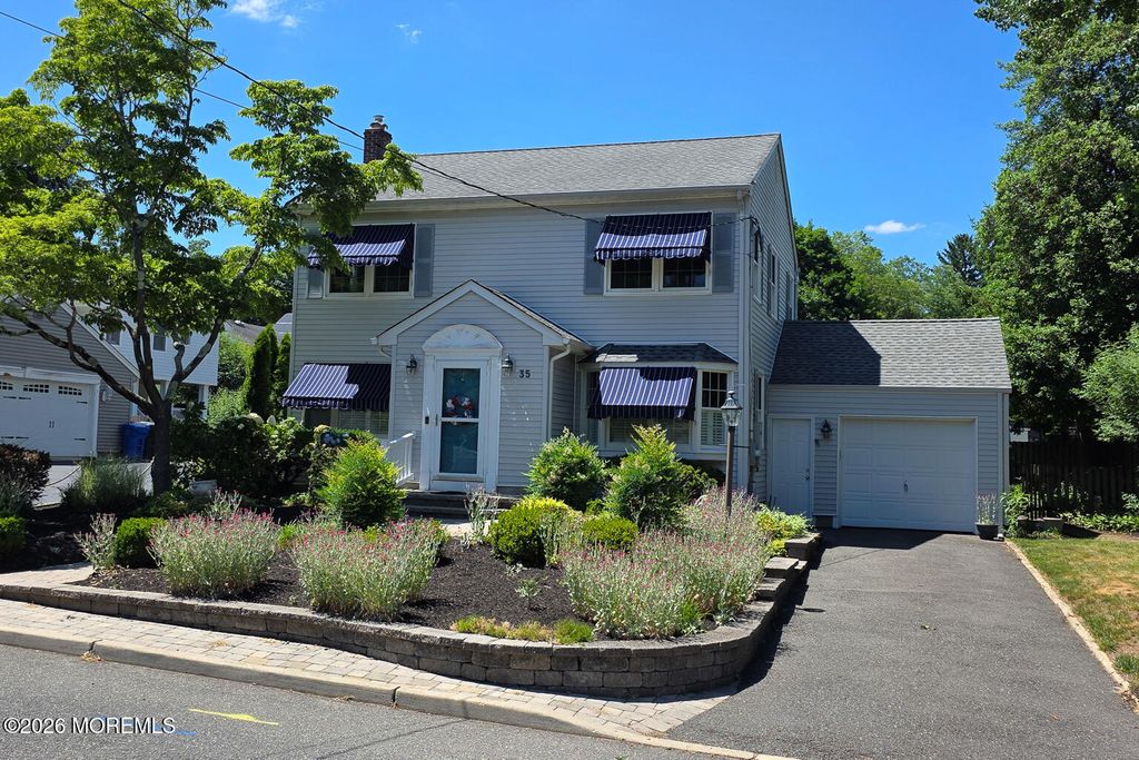 35 Hendrickson Place, Fair Haven, NJ 07704