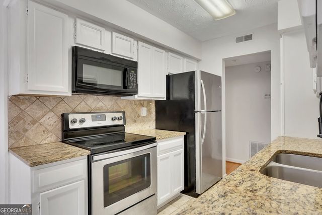 711 Glenleaf Drive, Peachtree Corners, GA 30092