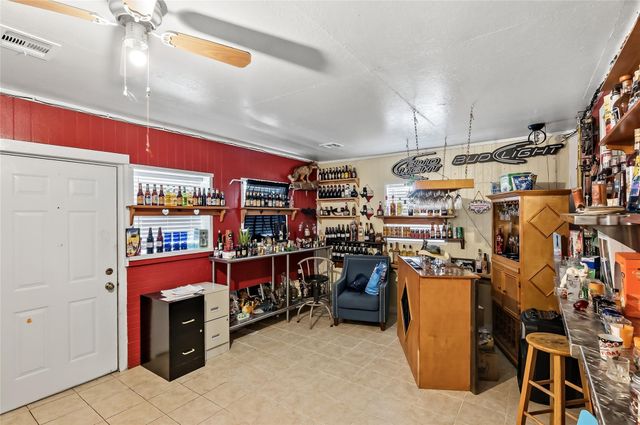 411 N Commerce Street, Madisonville, TX 77864