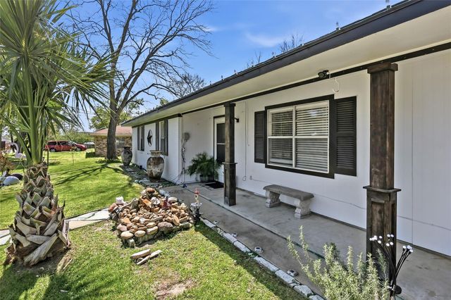 411 N Commerce Street, Madisonville, TX 77864