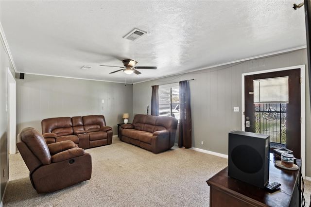 411 N Commerce Street, Madisonville, TX 77864