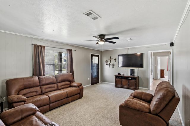 411 N Commerce Street, Madisonville, TX 77864